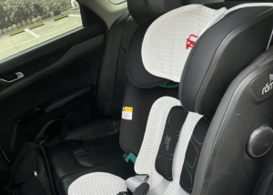 제주도 렌트카 차량 안에 설치된 브라이텍스 카시트의 일부 모습